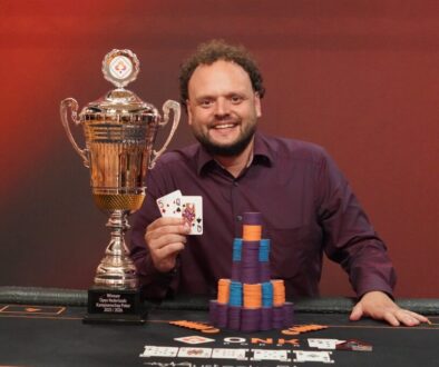 Julian Hazelhof Pokerkampioen van Nederland 2025-2026 (foto aangeleverd)