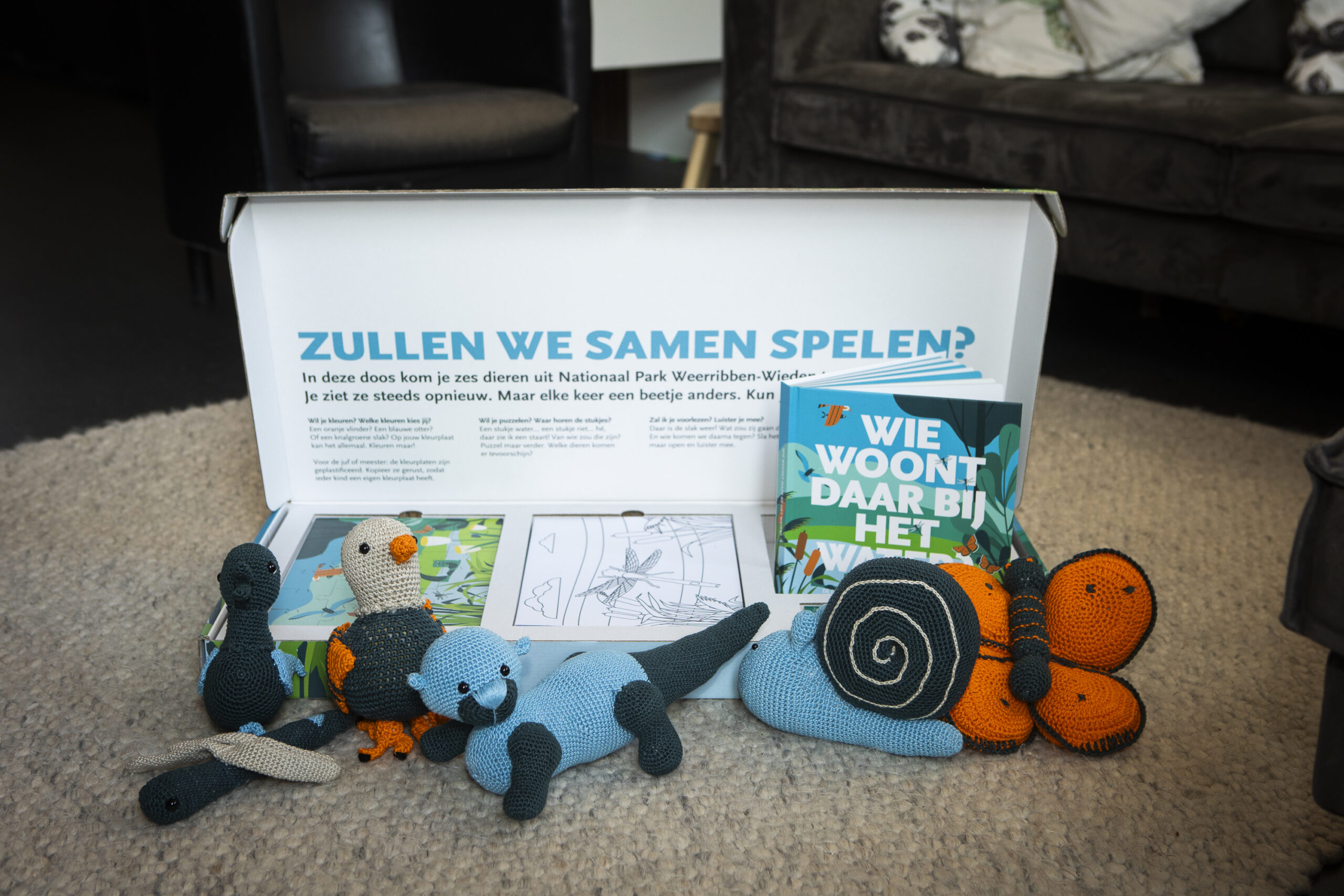 Naast voorlezen, ook puzzelen, kleuren en memory (foto Sara Muis)