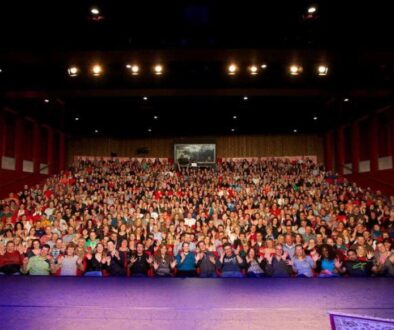 Theaterzaal vanaf het podium De Meenthe (foto aangeleverd)