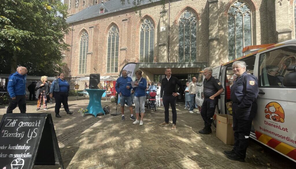 Vrijwilligersmarkt opening (foto Dirk Brans)