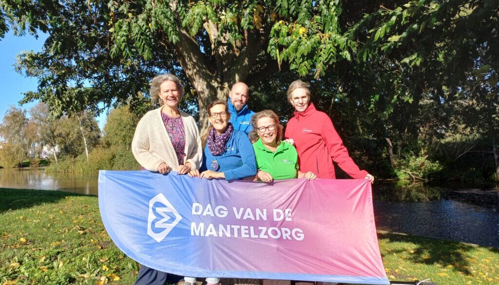 Werkgroep Dag van de Mantelzorg 2026 met vlnr: Linda Bult, Paula Bierma, Hugo Snip, Sandra Lampe en Marielle Prins (foto aangeleverd)